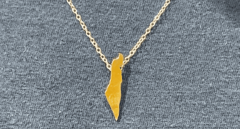 תמונה מהסטודיו של Jewelry Room TLV, סדנאות צורפות ביפו