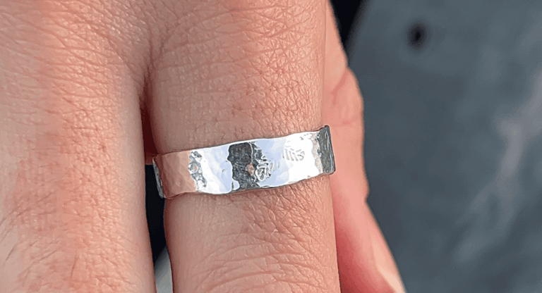 תמונה מהסטודיו של Jewelry Room TLV, סדנאות צורפות ביפו