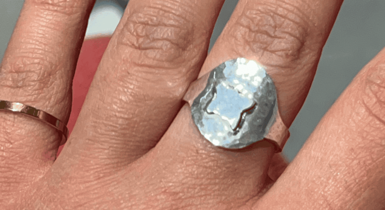 תמונה מהסטודיו של Jewelry Room TLV, סדנאות צורפות ביפו