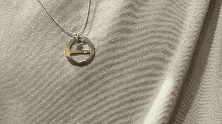 תמונה מהסטודיו של Jewelry Room TLV, סדנאות צורפות ביפו